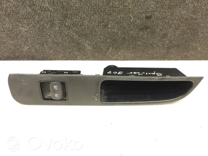 Mercedes-Benz Sprinter W907 W910 Electric window control switch A9079054507