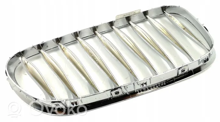 BMW Z4 E85 E86 Maskownica / Grill / Atrapa górna chłodnicy 1251240