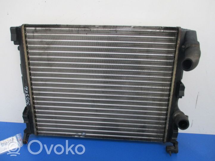 Renault Clio III Radiateur de refroidissement 