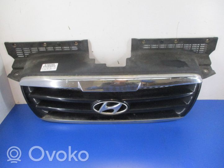 Hyundai Trajet Priekšējais režģis 86352-3A000