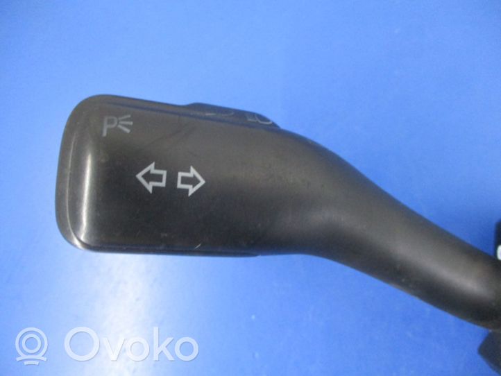 Volkswagen PASSAT B5 Muut kytkimet/nupit/vaihtimet 8L0953513G