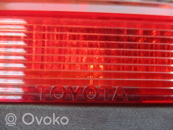 Toyota Yaris Verso Wewnętrzna lampka bagażnika 