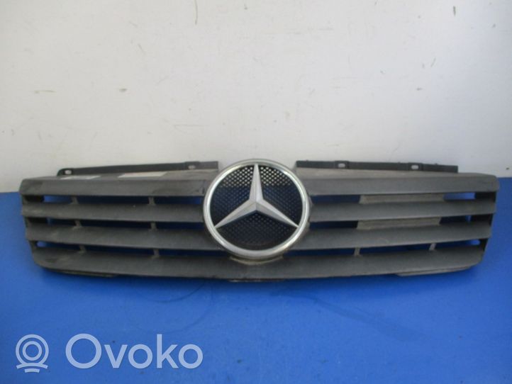 Mercedes-Benz Vaneo W414 Atrapa chłodnicy / Grill A4148800085