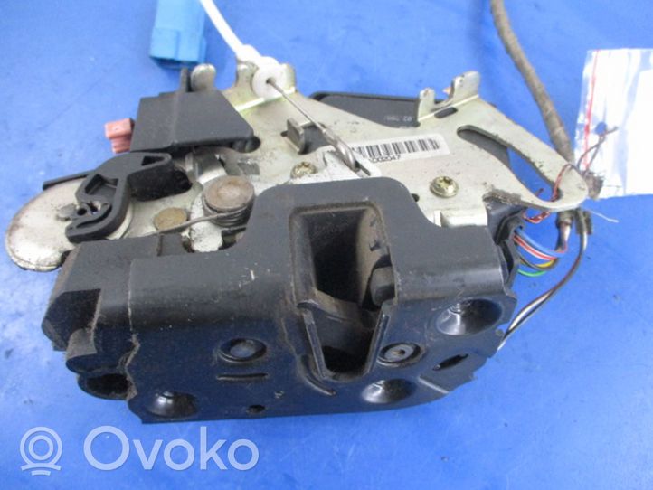 Mercedes-Benz Vaneo W414 Zamek drzwi przednich A4147200035