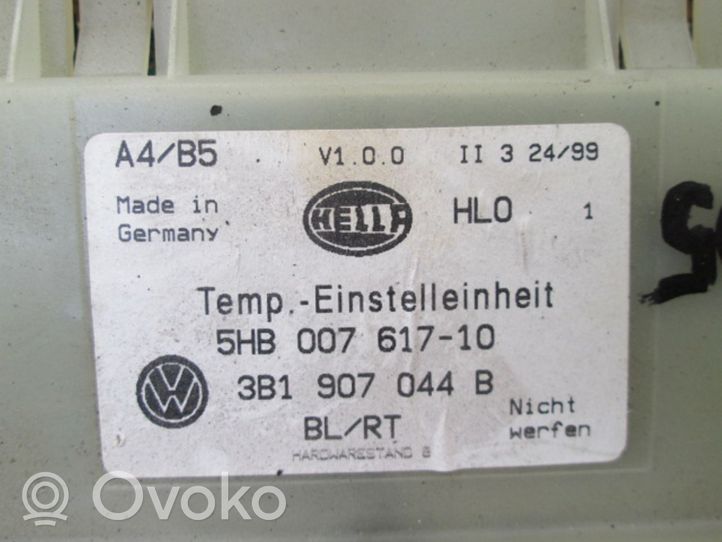 Volkswagen PASSAT B5 Panel klimatyzacji 