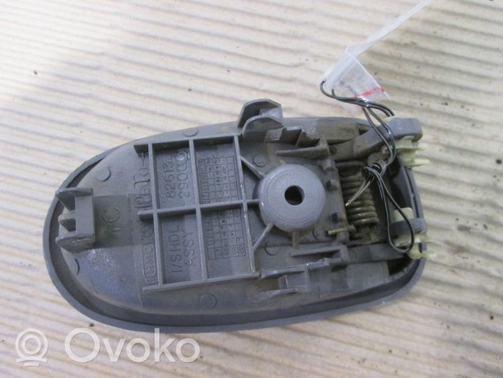 Hyundai Elantra Front door interior handle 