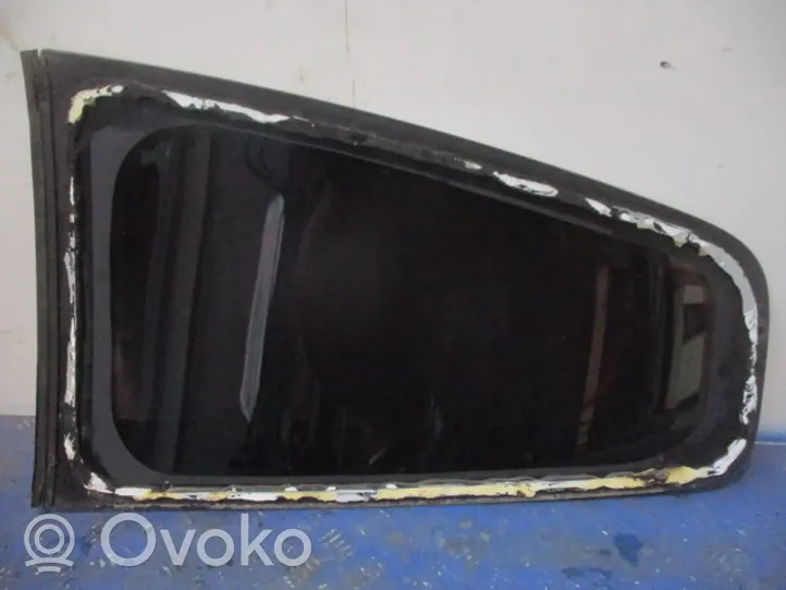 Renault Clio III Rear side window/glass 