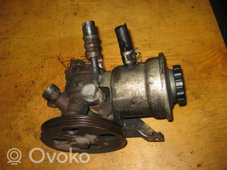 Toyota Carina T170 Power steering pump 