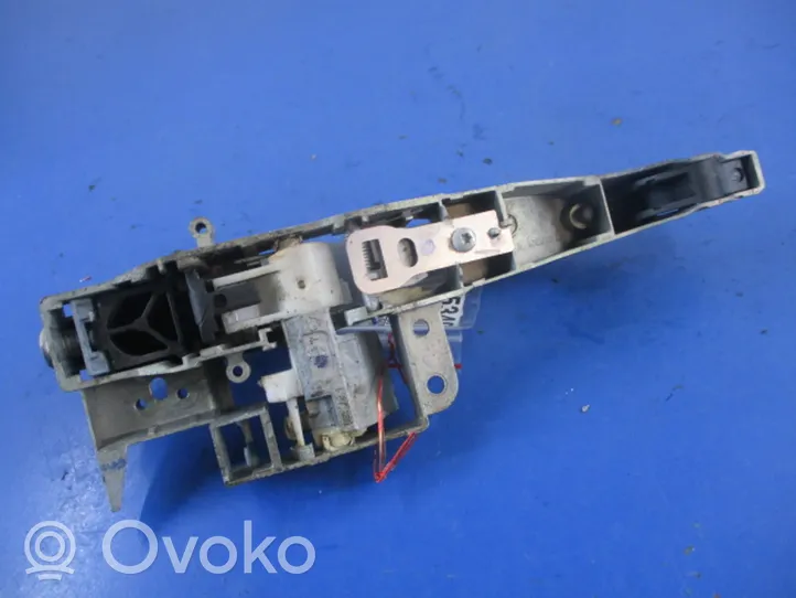 Citroen C4 Grand Picasso Takaoven ulkokahva 9682508080