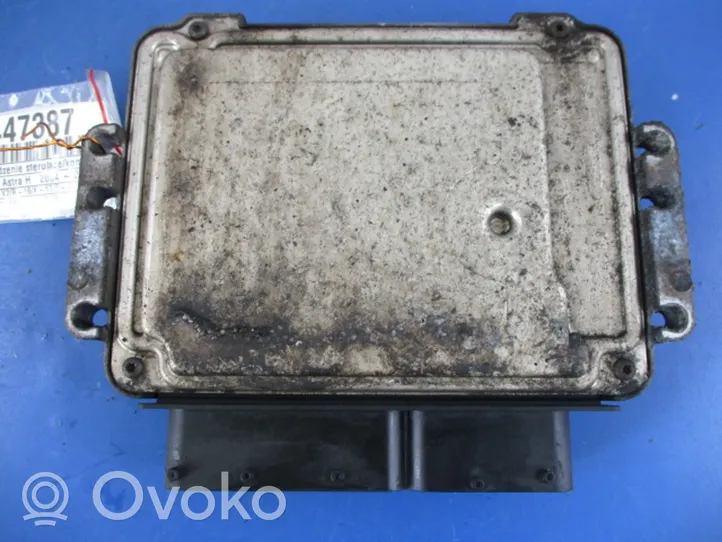 Opel Astra H Komputer / Sterownik ECU silnika 55560810DB