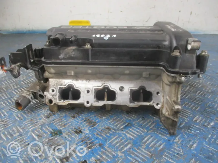 Opel Corsa C Głowica silnika 55351330