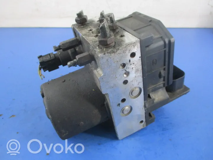 Toyota Avensis Verso ABS-pumppu 44540-05040