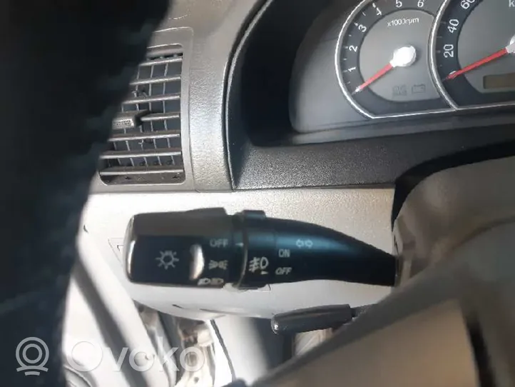 KIA Sorento Interrupteur d'éclairage de la cabine dans le panneau 3283AA