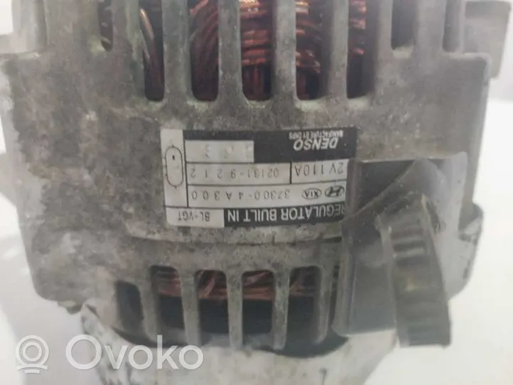 KIA Sorento Alternator 373004A300