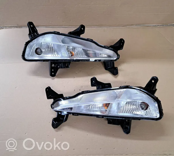 Hyundai i30 Faro diurno con luce led 92208G4500