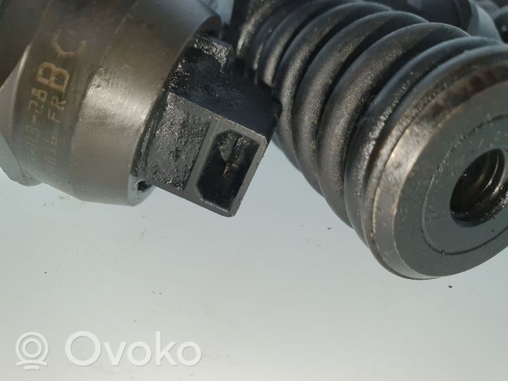 Volkswagen Golf IV Injecteur de carburant 