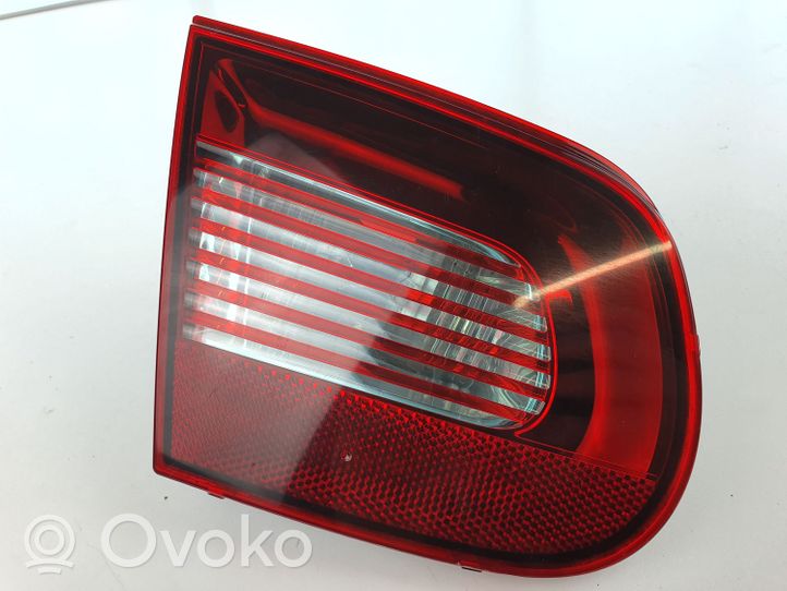 Volkswagen Eos Lampy tylnej klapy bagażnika 