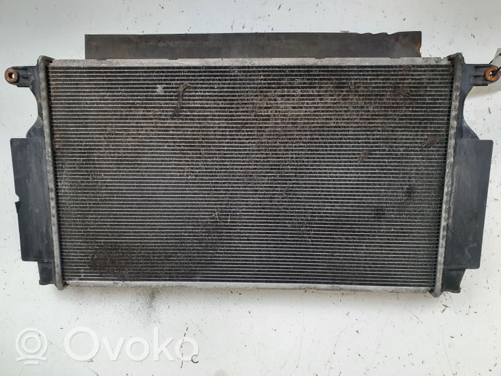 Toyota Avensis T270 Dzesēšanas šķidruma radiators 