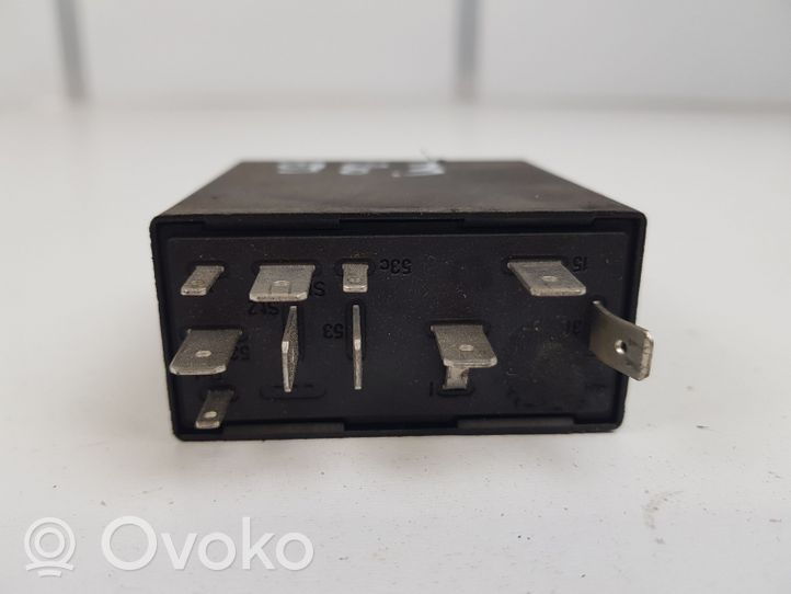 Audi A4 S4 B5 8D Window wiper relay 