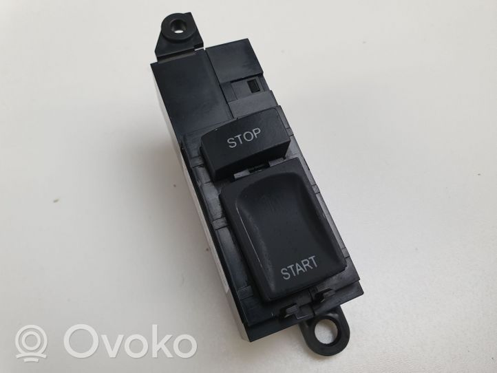 Audi A8 S8 D3 4E Moottorin start-stop-painike/kytkin 