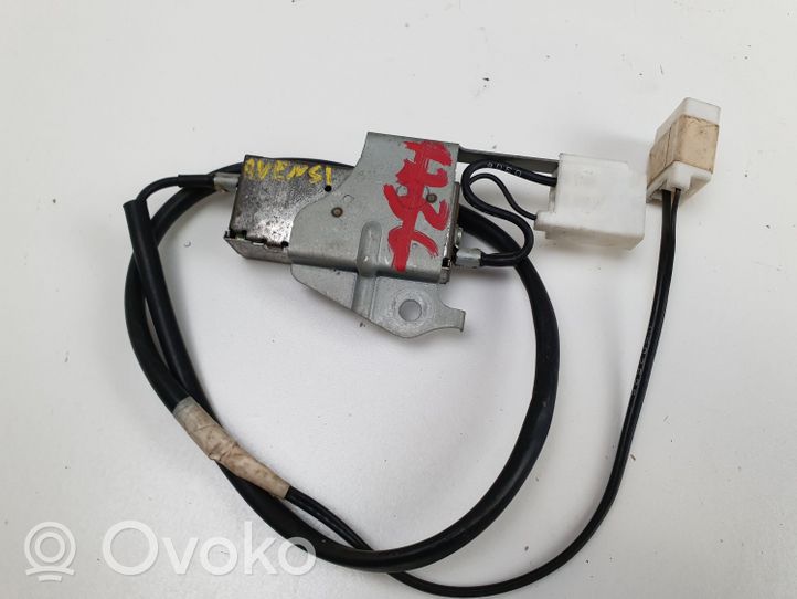 Toyota Avensis T250 Antenos stiprintuvas 