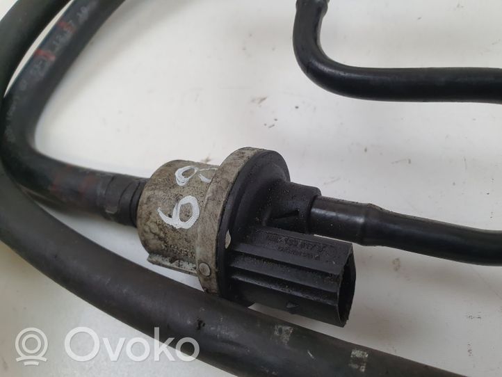 Volkswagen Golf VII Tuyau d'alimentation conduite de carburant 