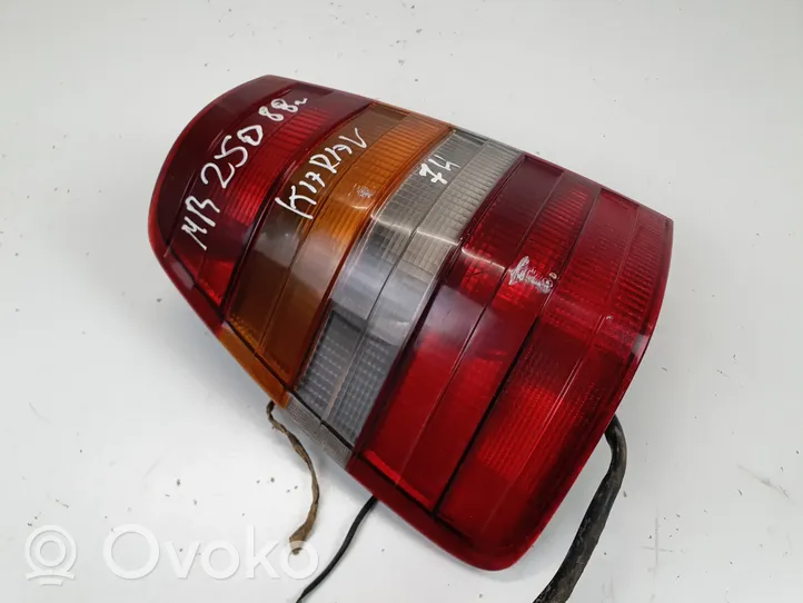 Mercedes-Benz E W124 Lampa tylna 