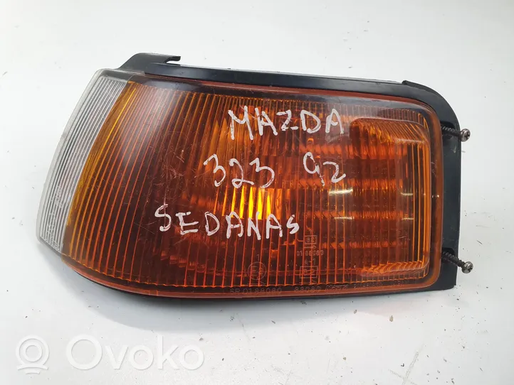 Mazda 323 Kierunkowskaz przedni 