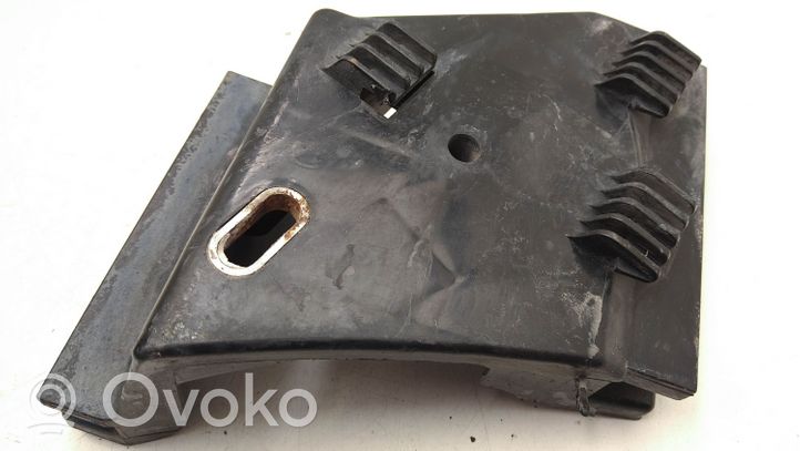 Audi A8 S8 D2 4D Staffa angolare del supporto di montaggio del paraurti 4D0807572A