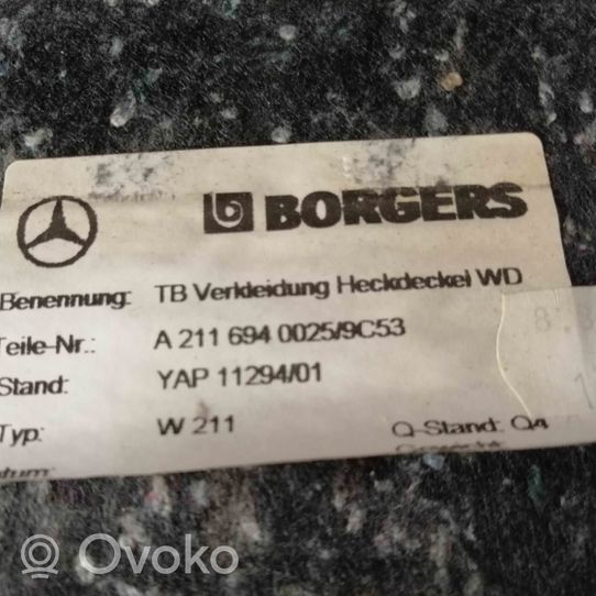 Mercedes-Benz E W211 Takaluukun alaosan verhoilusarja A2116940025