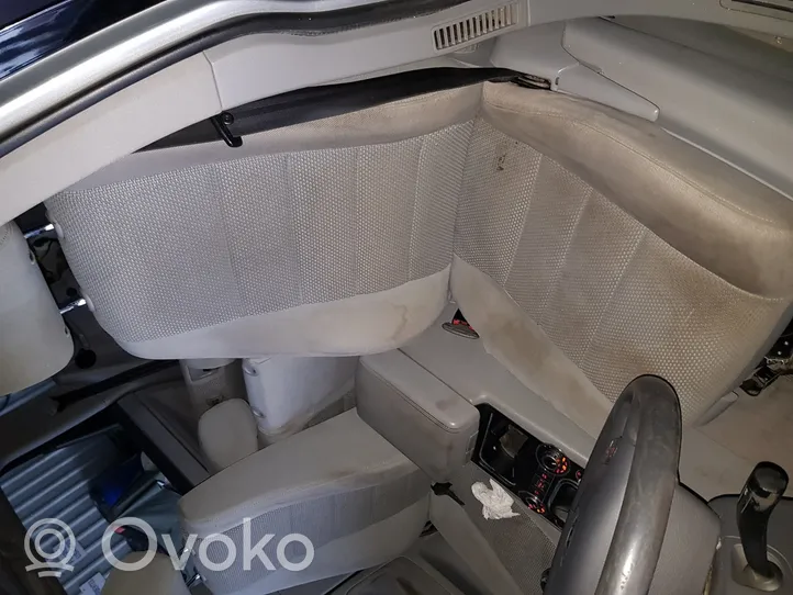 Volkswagen Touareg I Front driver seat 
