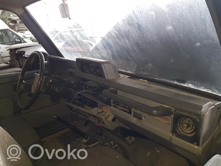 Toyota Land Cruiser (FJ80) Dashboard 