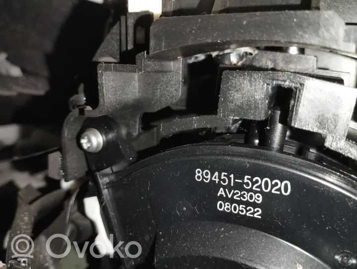 Toyota Yaris Lewarek zmiany biegów / górny 8945152020