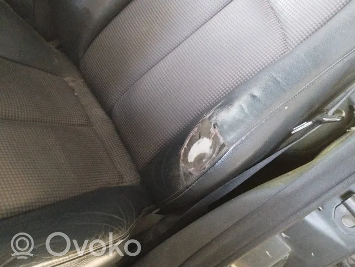 Mercedes-Benz E W211 Asiento delantero del conductor 