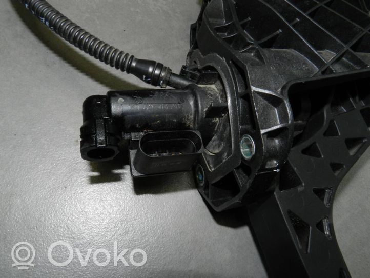 Volkswagen Eos Clutch pedal 1Q1721059T