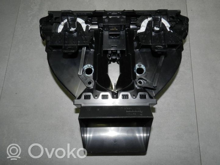 Volkswagen Eos Dysze / Kratki środkowego nawiewu deski rozdzielczej 1Q0819819