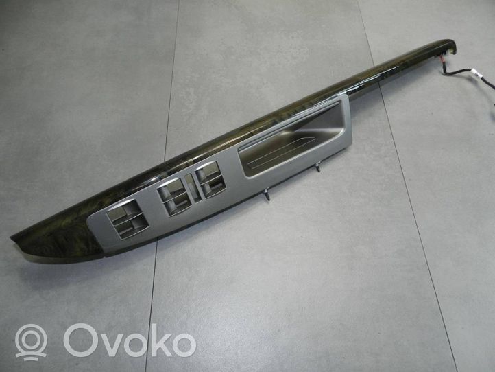 Volkswagen Phaeton Takaoven verhoilu (käytetyt) 3D7867419D