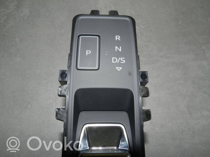 Audi A3 8Y Vaihteenvalitsimen vaihtaja vaihdelaatikossa 8Y0713059B