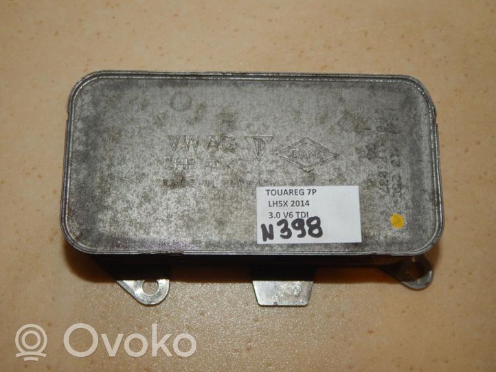 Volkswagen Touareg II Radiatore dell’olio del motore 7P0317037