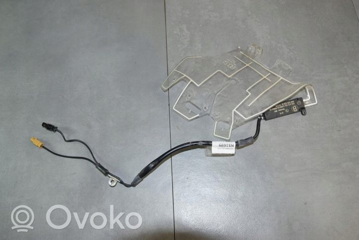 Volkswagen Amarok Antena radiowa 2H0035532B