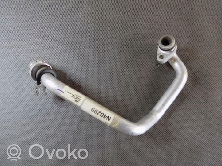 Volkswagen Touareg III Tubo flessibile del liquido di raffreddamento del motore 06M121075L