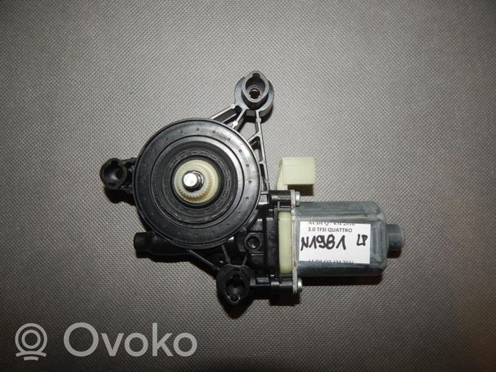 Audi Q7 4M Front door window regulator motor 8W0959802