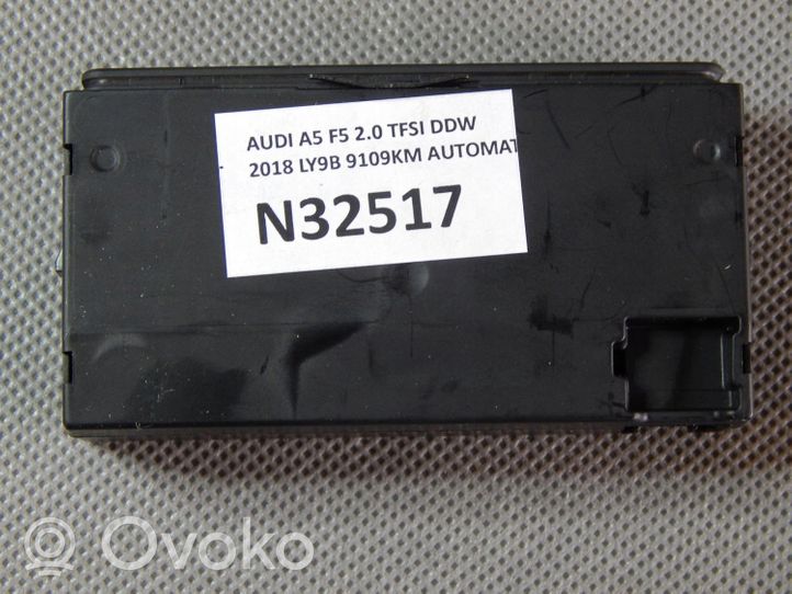 Audi A5 AUX savienotājs 8W0035726