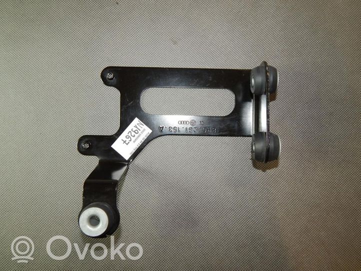 Audi Q5 SQ5 Muu moottoritilan osa 8R0261153A