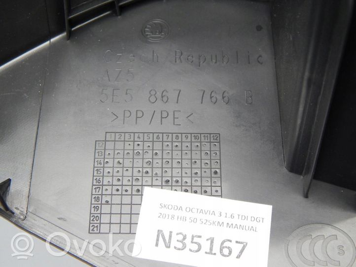 Skoda Octavia Mk3 (5E) Osłona boczna fotela tylnego 5e5867766b
