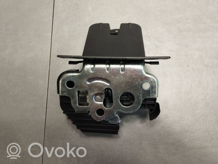 Audi A4 S4 B8 8K Takaluukun ulkopuolinen lukko 8R0827505