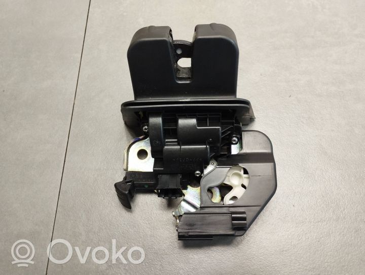 Audi A4 S4 B8 8K Takaluukun ulkopuolinen lukko 8R0827505