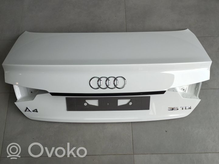 Audi A4 S4 B9 8W Takaluukun/tavaratilan kansi 