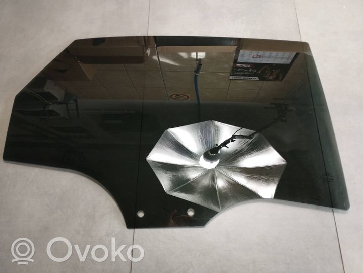 Audi A4 S4 B9 8W Takaoven ikkunalasi 8W5845206A