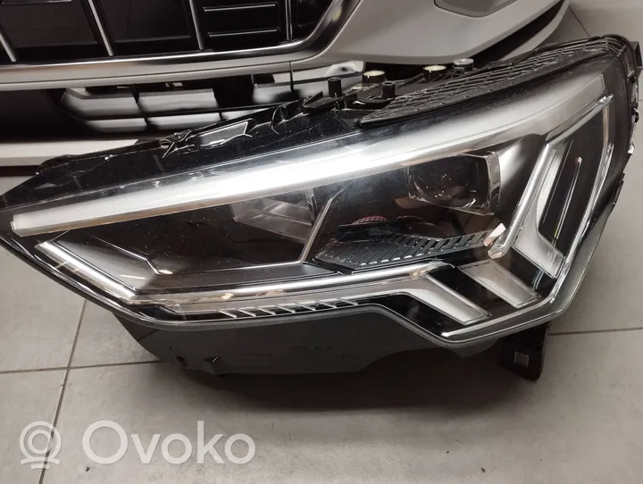 Audi Q3 F3 Kompletny zestaw przedniej części nadwozia / karoserii 83A941033A